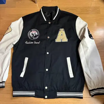 블랙 컬러 바시티 자켓 L 사이즈