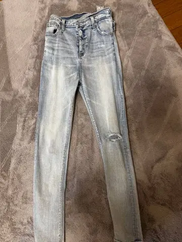 GYDA 아이스 블루 백 크로스 스키니 데님