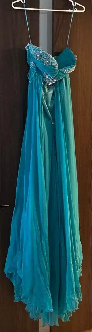 이브닝 드레스 슬리브리스 그린 드레스