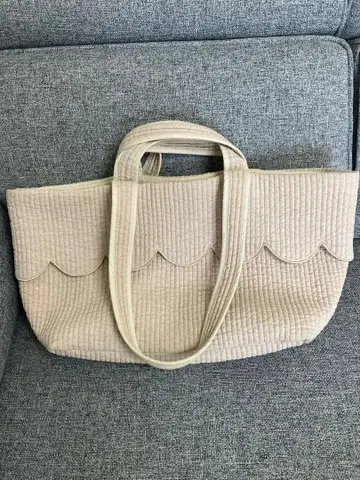 conforobe 미디 스캘럽 토트백