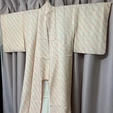 화이트에 파스텔 핑크 총 시보리 코몬