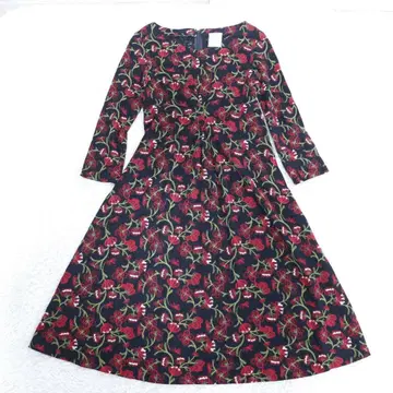 새상품급 Sybilla 꽃무늬 자수 롱 원피스 SS