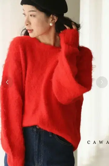 빨간색 모헤어 혼방 긴팔 니트