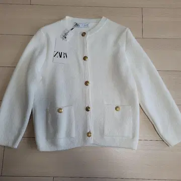 택 포함 새상품 ZARA 니트 가디건 화이트 L 사이즈