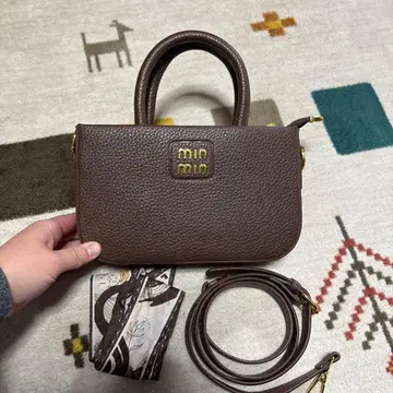 민민 브라운 핸드백
