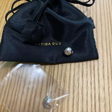 아르티다 우드 ARTIDA OUD 귀걸이 캐치