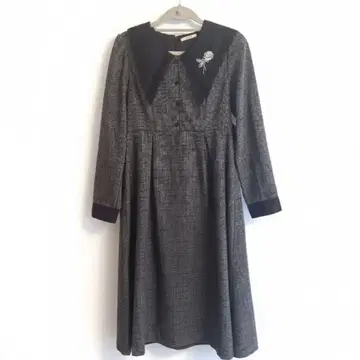 새상품급 EATME 체크 무늬 긴팔 원피스