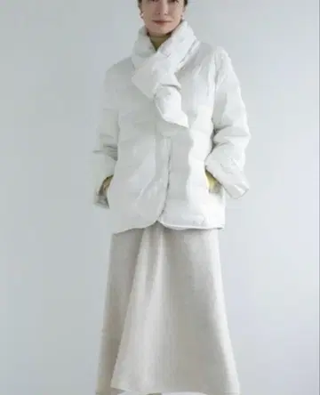 DECADE CLASSIC 머플러 포함 다운 자켓 L 사이즈