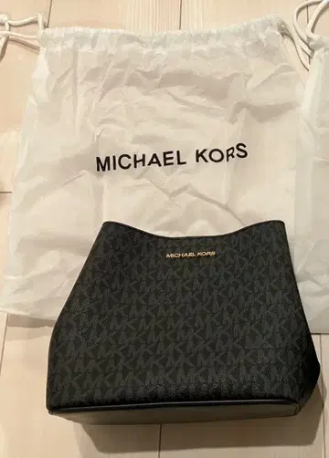 마이클코어스 숄더백 블랙