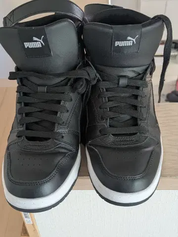 [최종 가격 인하] PUMA 블랙 하이컷 스니커즈 27cm