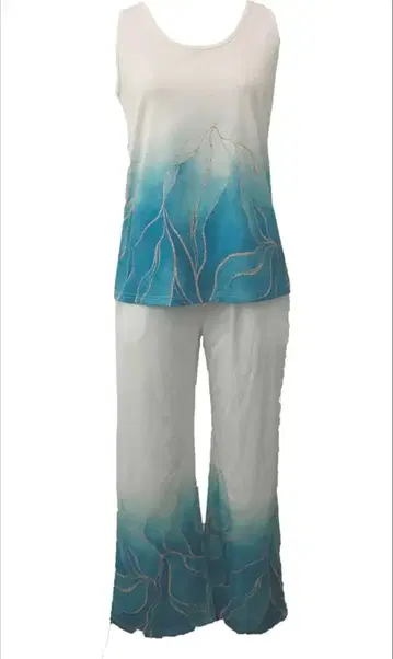 슬리브리스 티셔츠, 플레어 팬츠 셋업 M 사이즈