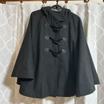 후드 부착 다크 그레이 케이프 코트