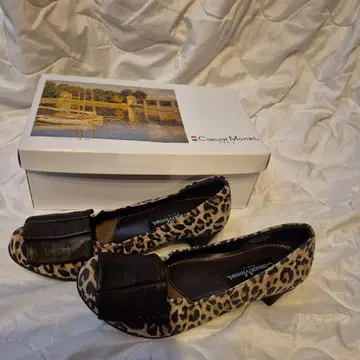 새상품 Casual Monet 레오파드 무늬 플랫 펌프스