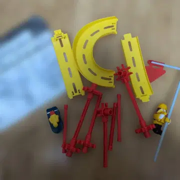 트랙 빌딩 세트 피규어 포함