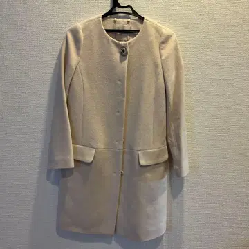 Apuweiser-riche 아이보리 노카라 자켓