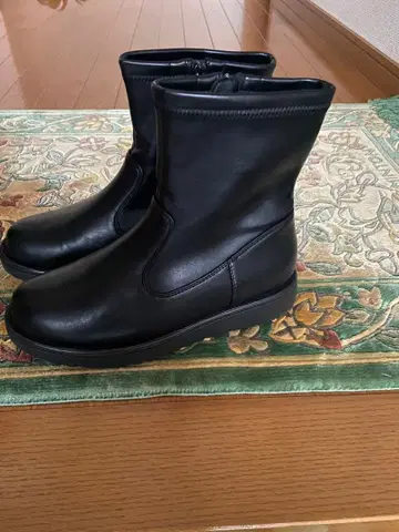 아스비의 숏부츠입니다