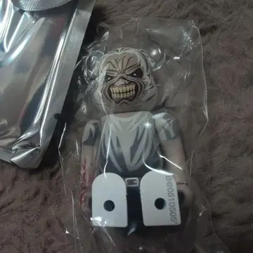 내부 가방 미개봉 베어브릭 SERIES51 시크릿 아이언 메이든