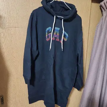 GAP 컬러풀 로고 블랙 후드티