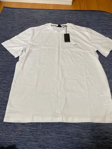 BOSS 화이트 T셔츠 L 사이즈