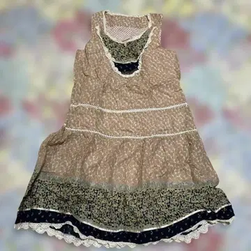 셰리 라파 플라워 프린트 슬리브리스 원피스