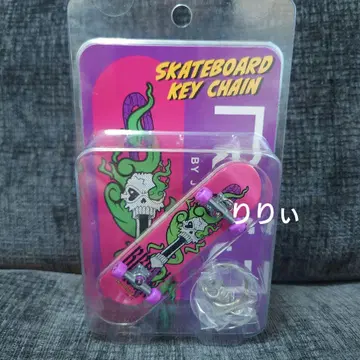 rofj 점프샵 스케이트보드 키체인 원피스 브룩