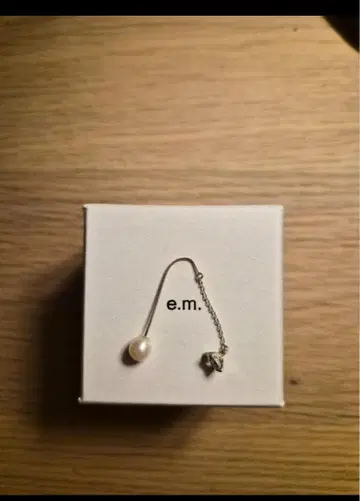 e.m. 한쪽 귀용 귀걸이 0901-AP194