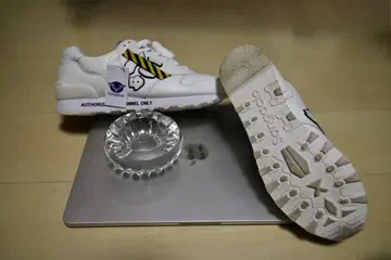 화이트 스트릿 스타일 스니커즈