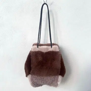 SENSE OF PLACE MIX 퍼 패치워크 백 브라운