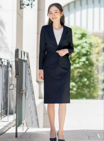 네이비 싱글 버튼 스커트 수트
