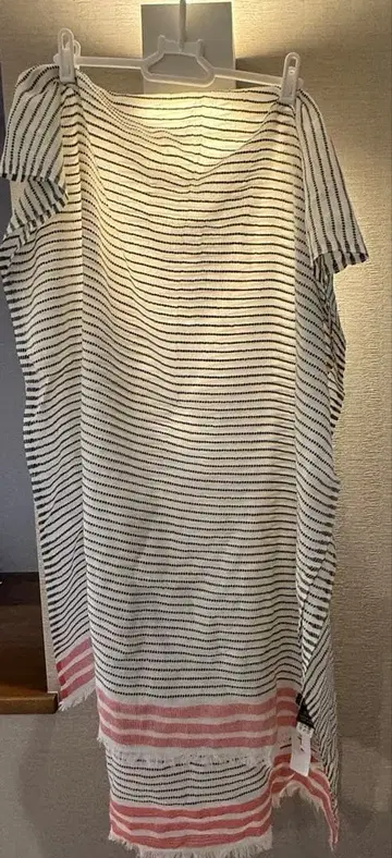 원가 9000엔 agnis b 스트라이프 코튼 스톨