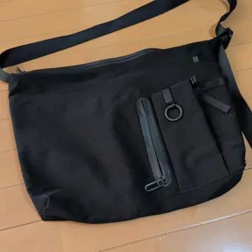 LIKID 라운드 숄더백 L 블랙