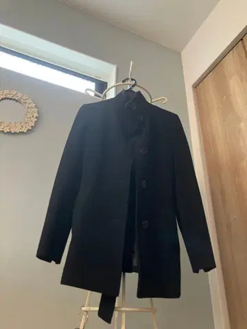 블랙 울 코트 허리 리본 포함