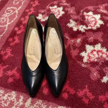 블랙 가죽 스틸레토 하이힐