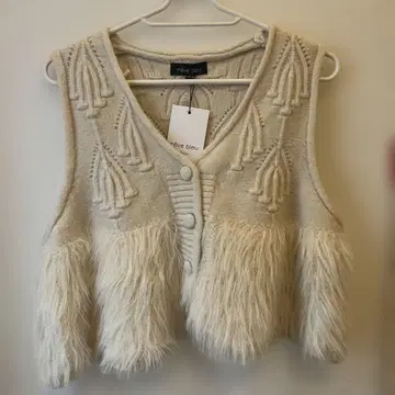 퍼가 달린 니트 베스트