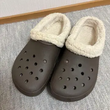 crocs 퍼 달린 브라운 크로그 M7/W9