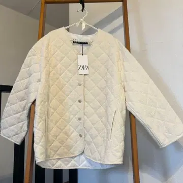 ZARA 퀼팅 자켓 L 사이즈 화이트