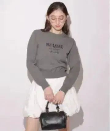 리랜드트루 스팽글 자수 로고 니트 차콜 그레이