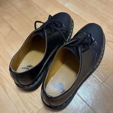 Dr. Martens 블랙 레이스업 슈즈