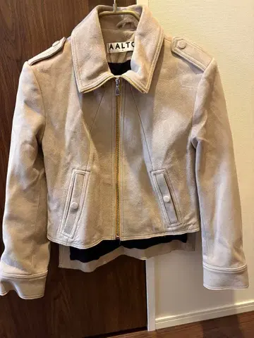 AALTO 베이지 숏 기장 자켓