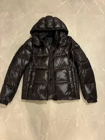 TATRAS 블랙 다운 자켓 벨보