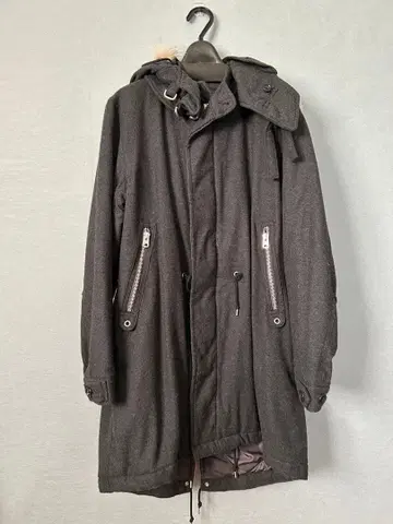 모즈 코트 차콜 그레이 후드 부착