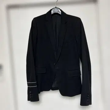 MARTIN ANDERSSON 블랙 테일러드 자켓 소매 라인