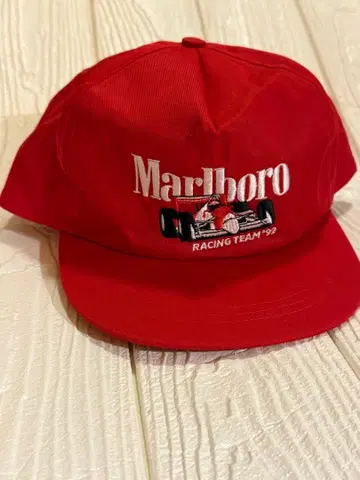 Marlboro Racing Team 캡 레드 자수 구제 의류