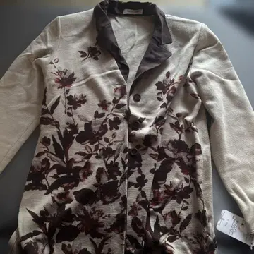 꽃무늬 프린트 베이지 긴팔 셔츠