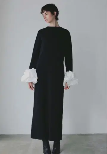 HER. 볼륨 슬리브 니트 원피스