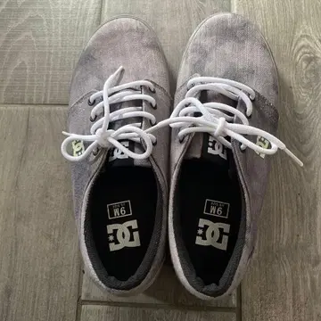 DC Shoes 그레이 스니커즈