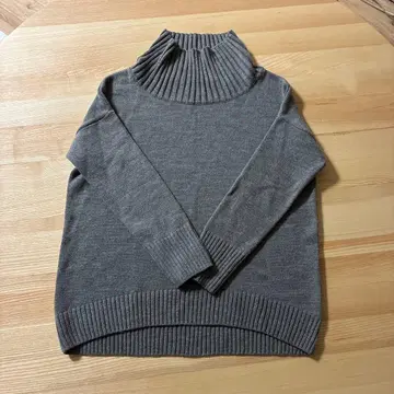 에클라 보틀넥 니트