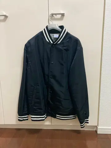 CHAMPION 블랙 바시티 자켓