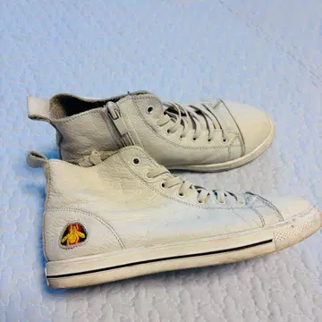 화이트 가죽 하이컷 스니커즈 37cm