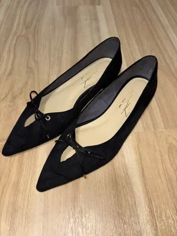 르 탈롱 블랙 펌프스